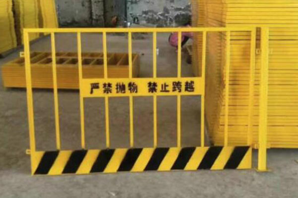 臨邊防護(hù)欄